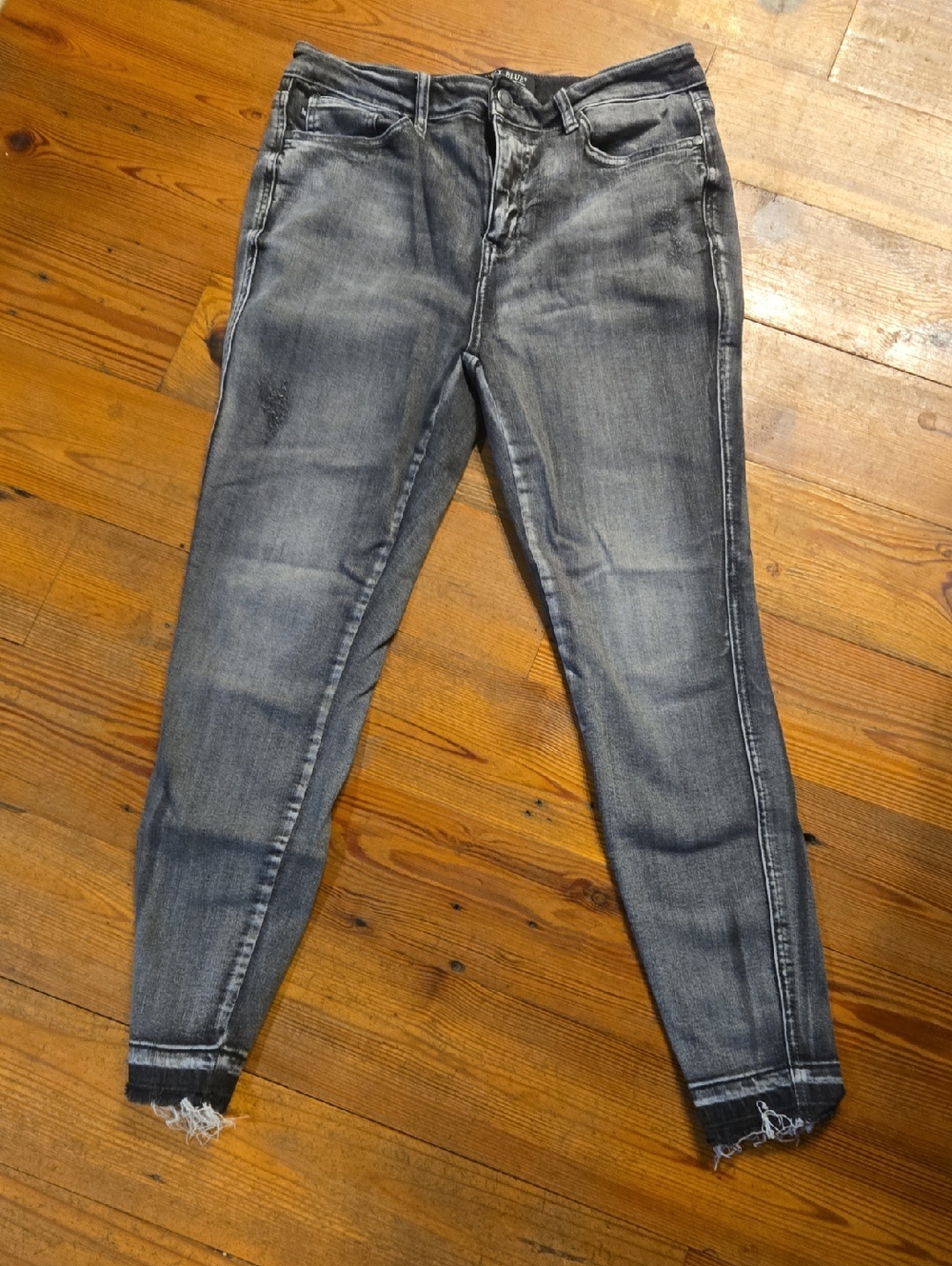 Judy Blue Faded Gray Skinny Jeans